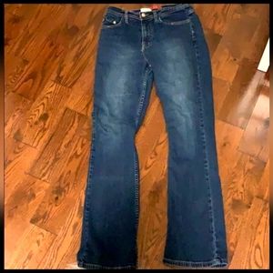 ♡ZenaJeansSize6♡